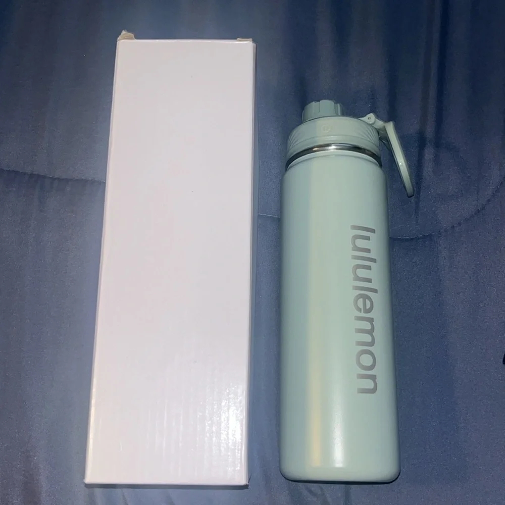 🚫SOLD🚫 🍋Lululemon NWOT Back to Life 24 oz. Sport Bottle - Green - Picture 5 of 12